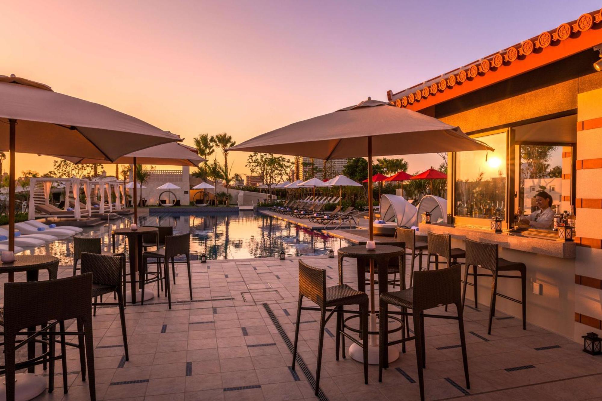 Doubletree By Hilton Okinawa Chatan Resort Экстерьер фото